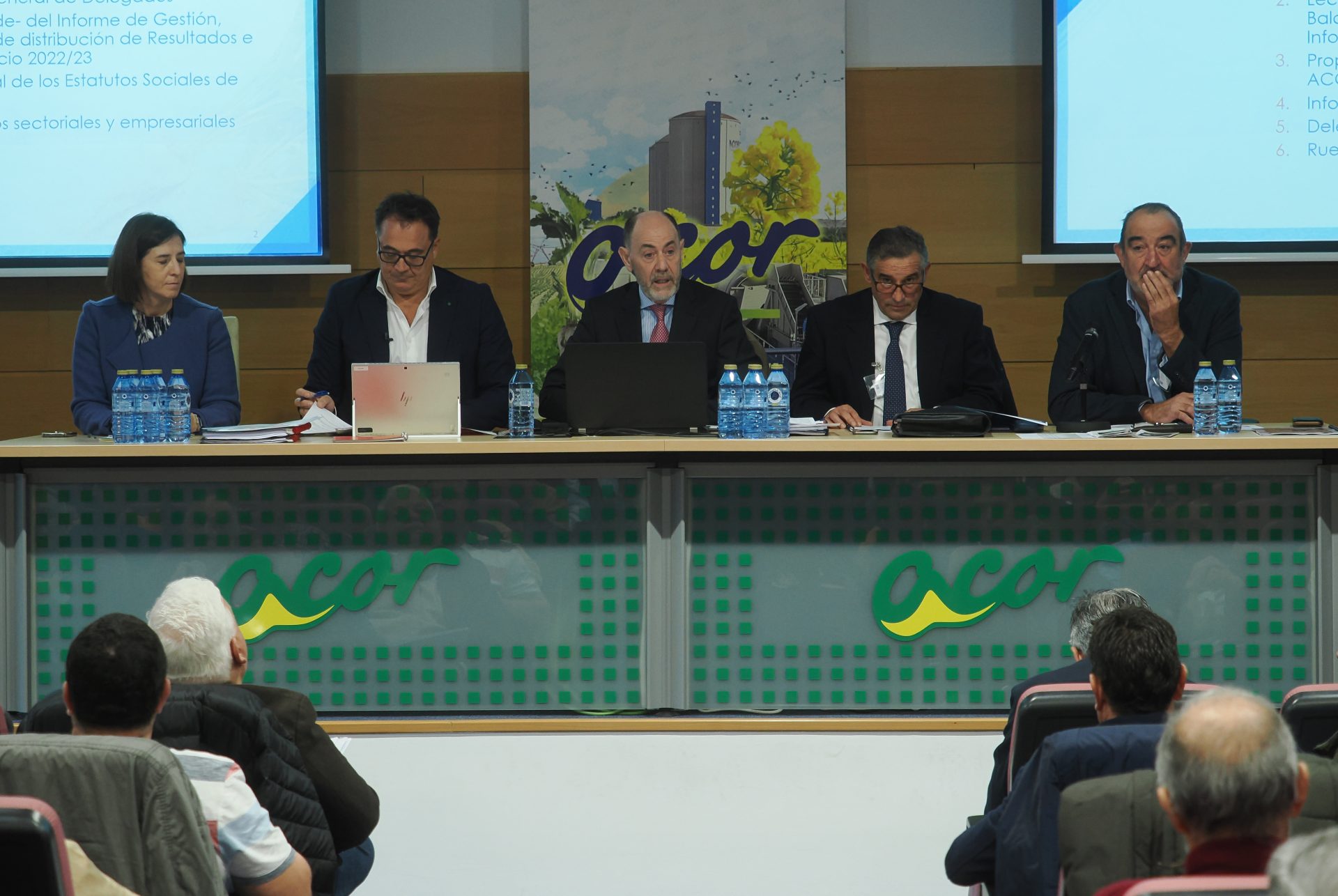 De-izq-a-drcha-Araceli-Merino-Jose-Luis-Dominguez-Jesus-Posadas-Eliseo-Veganzones-y-Ramon-Bocos