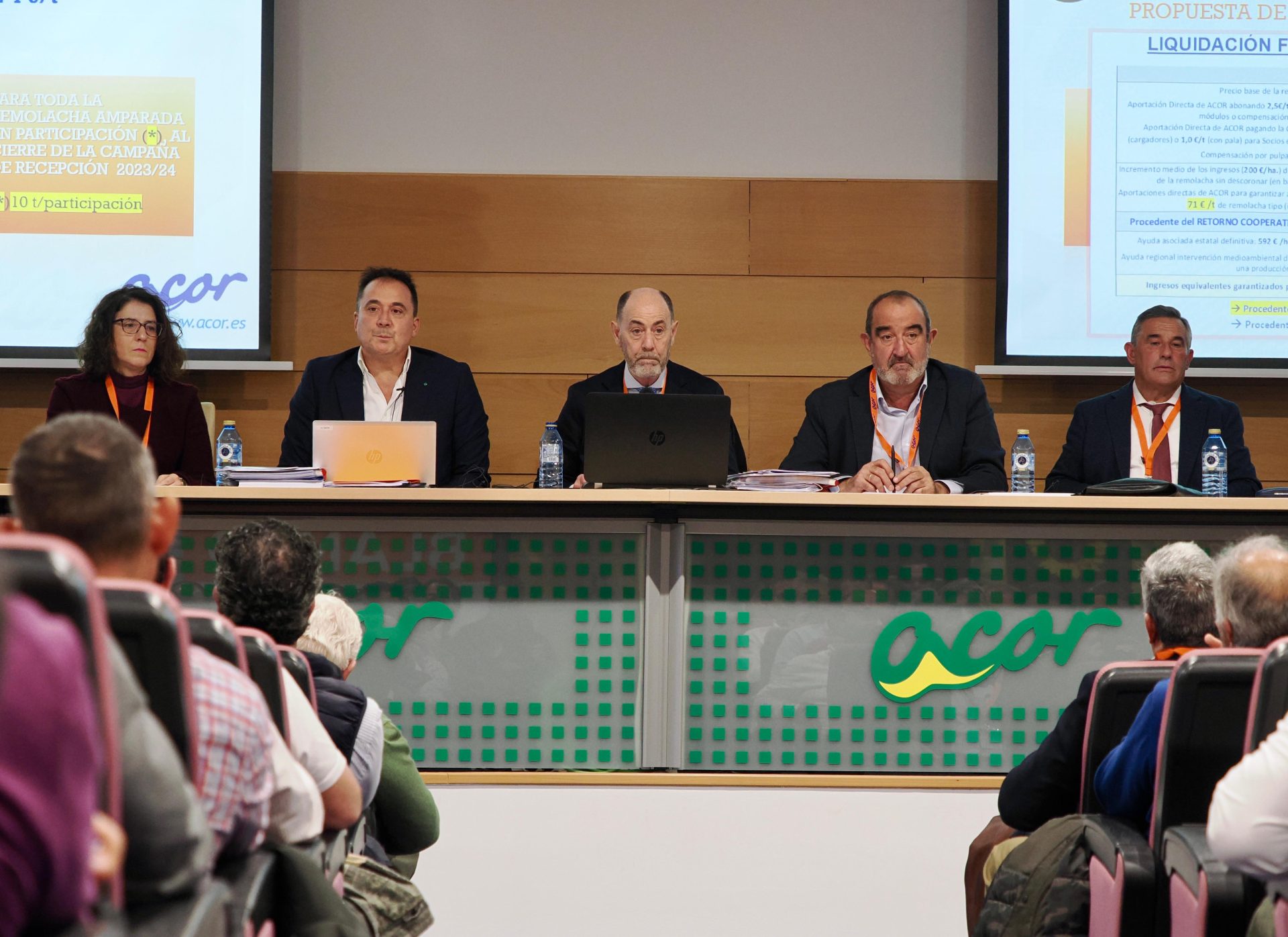 De izq. a der. Araceli Merino, José Luis Domínguez, Jesús Posadas, Ramón Bocos y Eliseo Veganzones